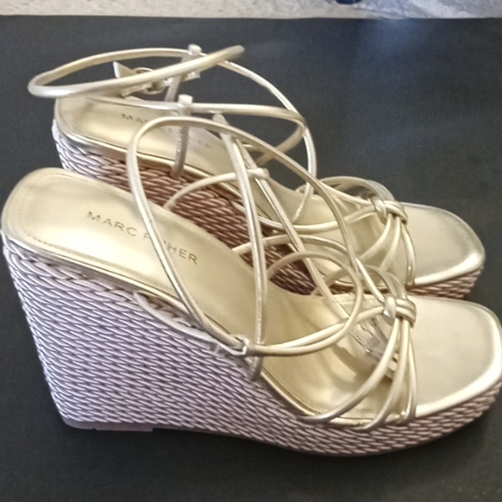 Marc Fisher wedges gold with wicker bottom like new